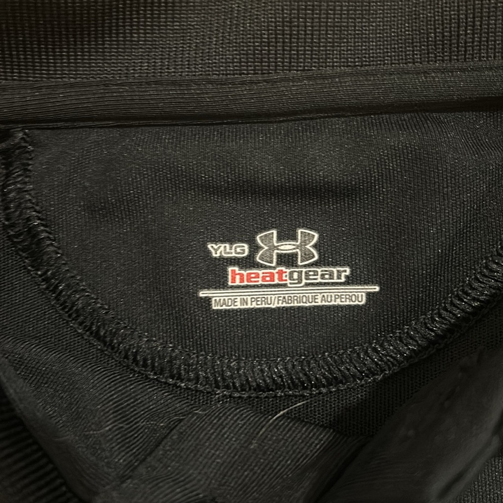 Under Armour Black Collared Heat Gear Polo. Youth Boys Large EUC - Picture 2 of 3